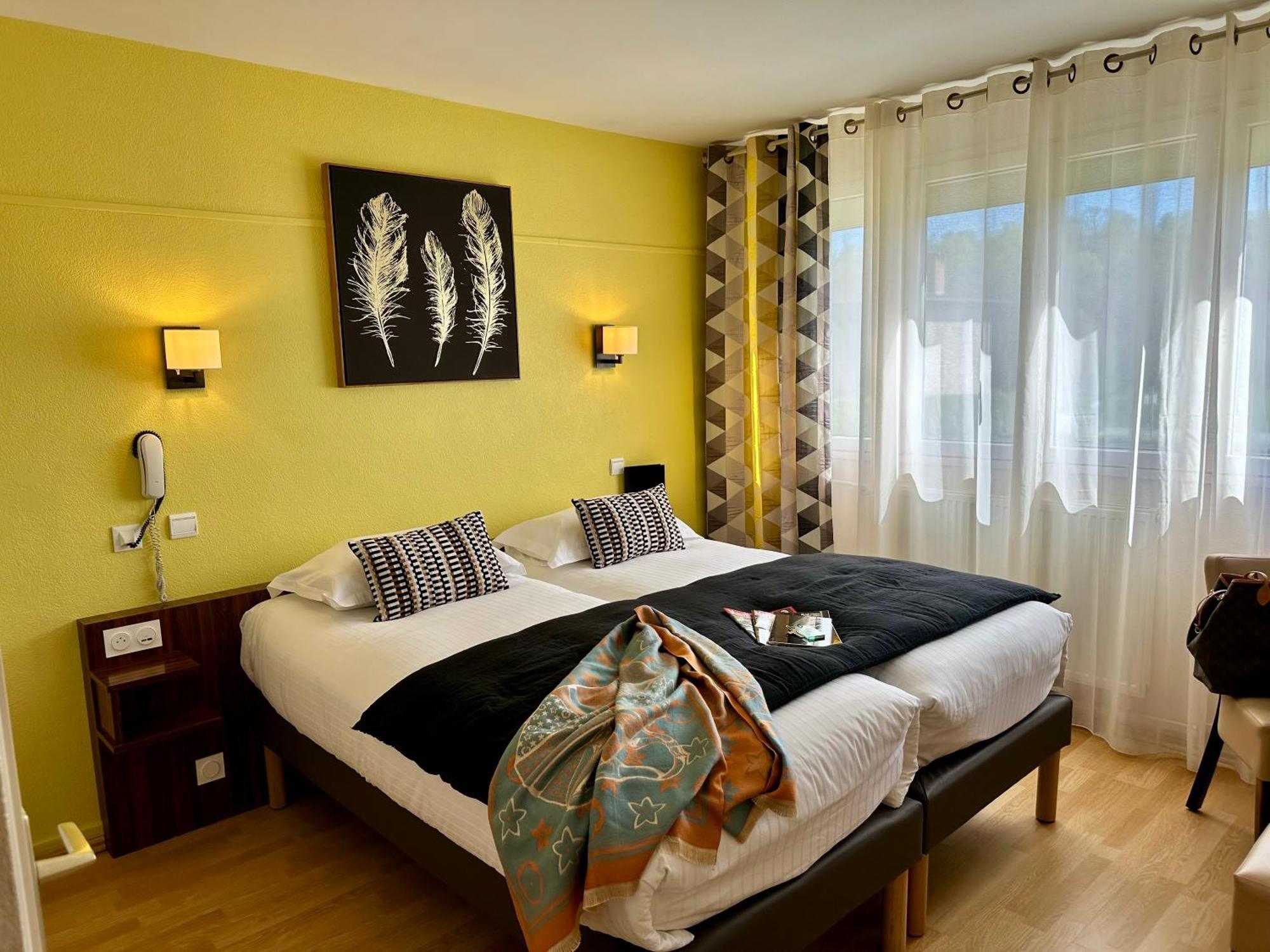 Hotel Brun Saint-Lattier Eksteriør bilde