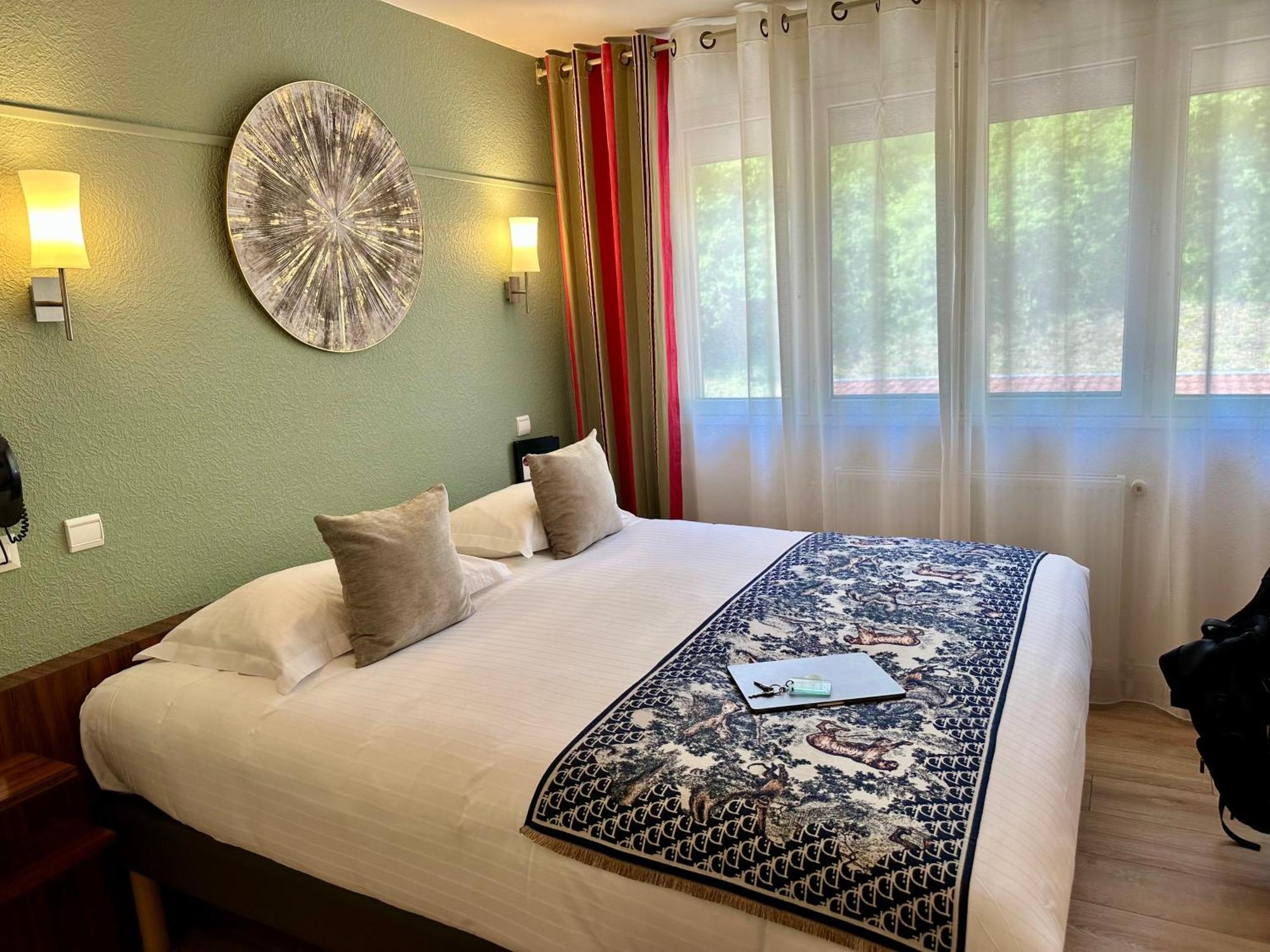 Hotel Brun Saint-Lattier Eksteriør bilde